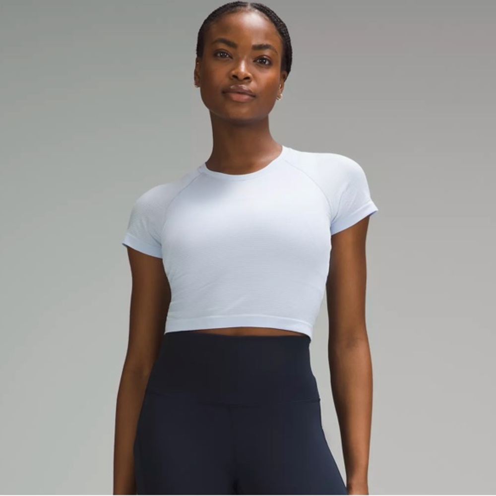 Swiftly Tech Cropped Short-Sleeve Shirt 2.0 in color Windmill Size 8